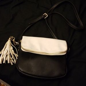 Black/white bag